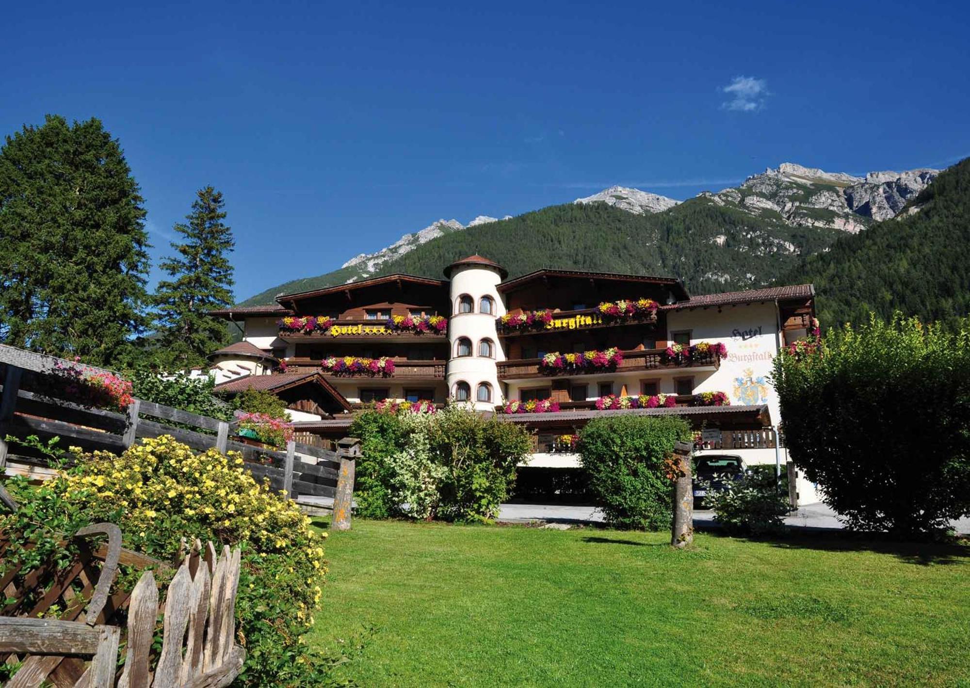 Hotel Burgstall Neustift im Stubaital Esterno foto